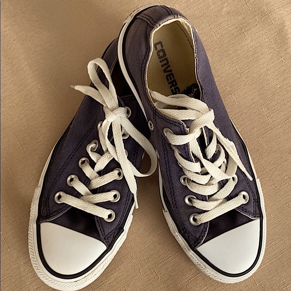 Converse, gently use low tops.